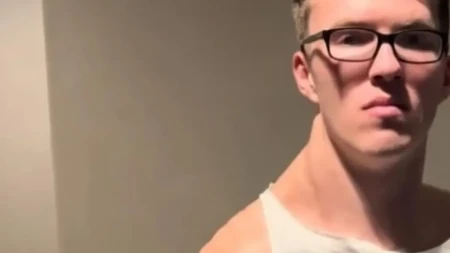 ''ISKRIVLJENI ČOVEK!'' Influenser 300 dana trenira samo jednu stranu tela – rezultat PLAŠI LJUDE (VIDEO)