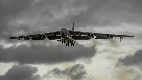 PENTAGON SEBI NACRTAO METU! Pohvalili se i greškom otkrili Irancima odakle poleću bombaderi (FOTO/VIDEO)