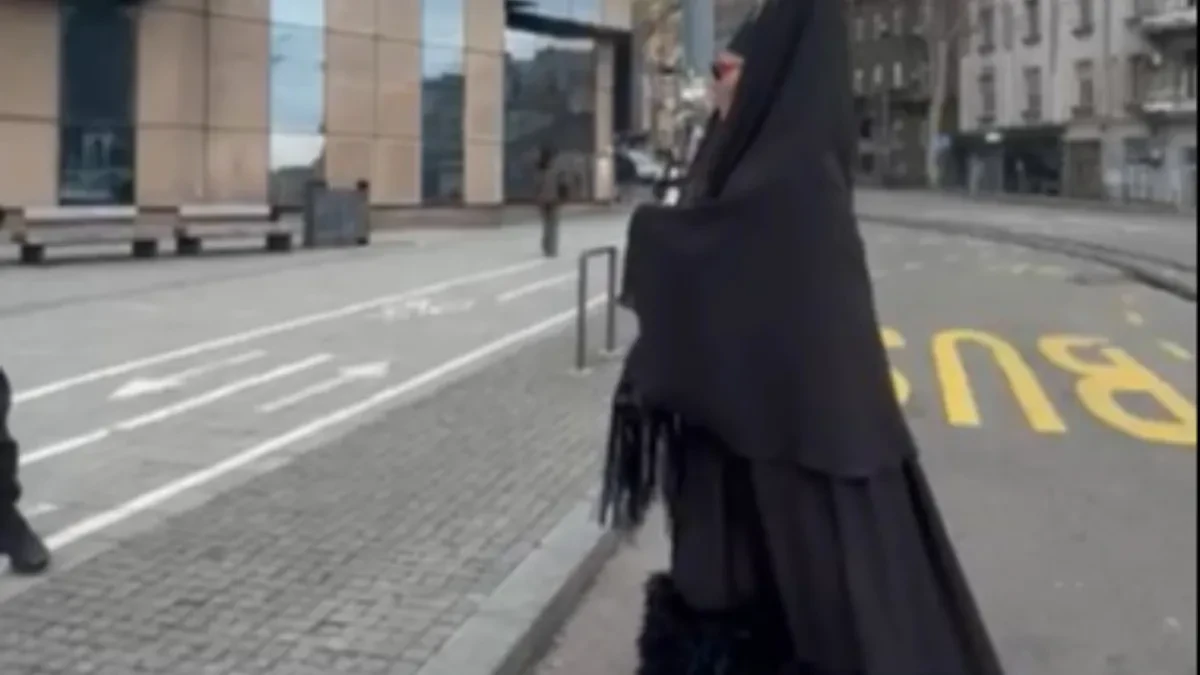 VODITELJ NAPRAVIO OPŠTI HAOS NA SLAVIJI Vozači trube, prolaznici gledaju u neverici (FOTO)