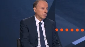 "MULJA NA SVE STRANE" Rektor Đokić malo kao Papa sa terase osveštava studente, malo iza njihovih leđa tajno pravi veze s vlašću! (FOTO)