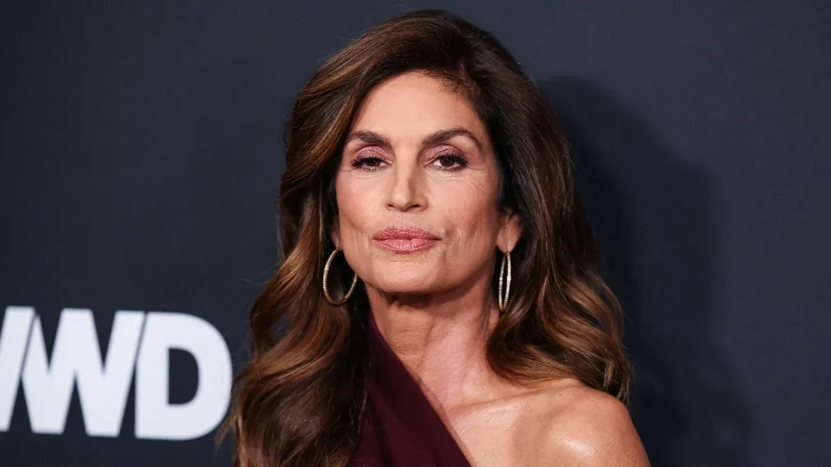 JUTARNJA RUTINA SINDI KROFORD U 60. godini izgleda vitko i mladoliko, evo šta je tajna svetske lepotice