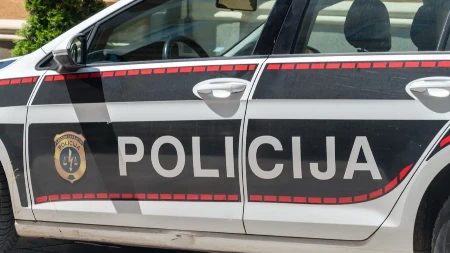 UHAPŠENA DVOJICA PIROMANA Podmetnuli požar na sedam vozila u dvorištu škole 