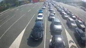 POČEO HAOS NA GRANICAMA! Kolonama se ne vidi kraj, ljudi izlaze iz vozila, evo gde je najkritičnije! (FOTO)