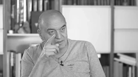 JAKE REČI Dule, naučio se me da stojim kad je najteže