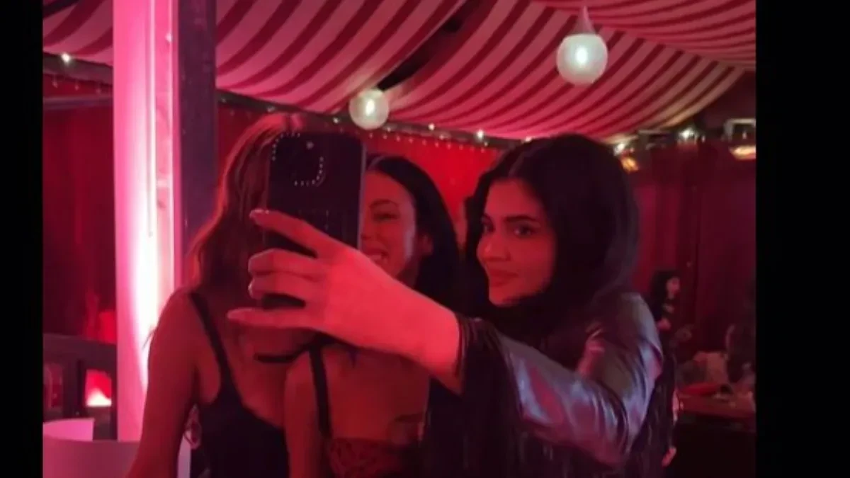 Ko je @user3266363816019 zbog su se svi digli na noge? Otkriva najprljavije tajne poznatih, prati ih u stopu, a niko ne zna ko je