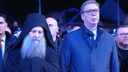 "VASKRS NAS INSPIRIŠE DA OSTANEMO ISTRAJNI" Vučić čestitao praznik Patrijarhu