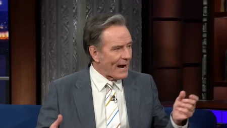 VRISNUO IZ SVEG GLASA Glumac imao 6.000 pčela na sebi, jedna pobesnela i ubola ga u slabu tačku