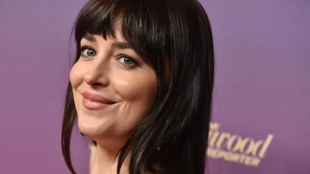 BLUZA I FARMERKE SU ZAKON S razlogom su prolećni klasik, na najlepši način ističu ženstvenost 