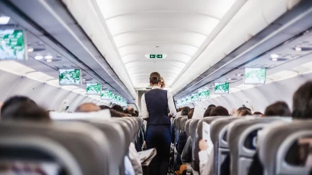 HAOS U AVIONU Besna putnica napala stjuardesu, a onda je usledio još veći ŠOK