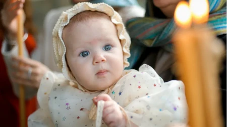 Monah savetuje šta da radite ako prvi put vodite dete u Crkvu