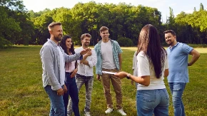 FIRMA POSLALA ZAPOSLENE NA OPUŠTENI ODMOR, ONI GORKO ZAŽALILI Tim bilding na tropskom ostrvu se pretvorio u - NOĆNU MORU