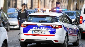 GODINU I PO DANA DRŽAO DETE ZAKLJUČANO U KOMBIJU Otkriven horor u srcu Evrope, policija na nogama!