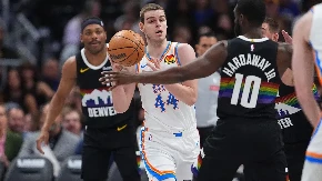 KAD NEMA NIKOLE, MOŽE DRUGI NIKOLA Jokić nije igrao, ali je drugi Srbin upisao dabl-dabl - Denver osigurao domaći teren (VIDEO)