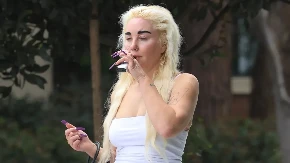 Kako možete da je puštate da šeta sama!? Glumicu pustili sa psihijatrije, a njoj gore nego ikad pre!