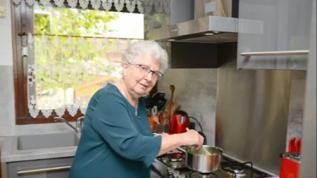 Za sina i snaju sam spremila ručak i kolače: Pare sam pozajmila, a ona me odmah ponizila!