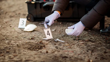 MAJKA SKOČILA SA ŠESTOG SPRATA, A U STANU NAĐENO TELO DEVOJKE (17) Jezivi detalji tragedije u Velikoj Gorici