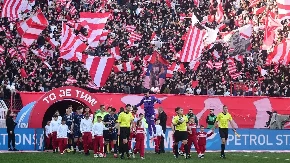  NA "MARAKANI" JOŠ UVEK TINJA NADA Zvezda gleda u oči direktnom plasmanu u Ligu šampiona, dobra vest stigla iz Ukrajine