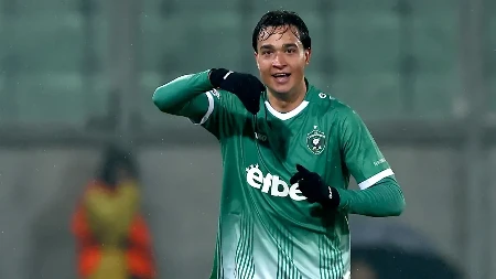 TRKA SE NASTAVLJA Zvezdina želja u "klinču" sa reprezentativcem Srbije