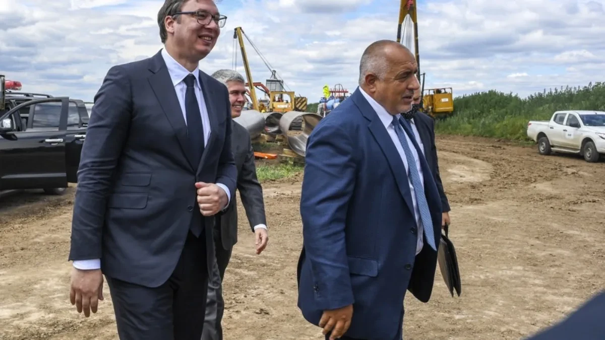 SAMO NASTAVITE DA SE RADUJETE PADU ORBANA Kad je pao Borisov, Vučić je ubedljivo pobedio a Boško prešao u kelnere