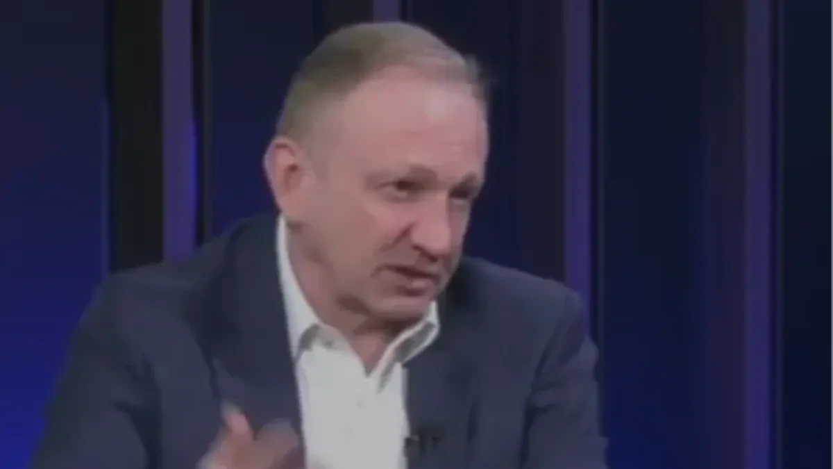 NOVI HAOS U BLOKADERSKIM REDOVIMA! Blokaderski novinar udario na Đilasa!