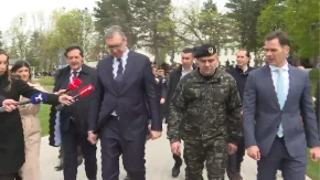 "SVE IM SE SVODI NA TO ŠTA ĆE STRANCI DA URADE" Vučić ogolio blokadere: Mi ne tražimo nikakvu pomoć stranaca, to je razlika