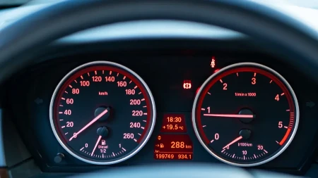 Svaki drugi polovnjak sa lažnom kilometražom - jedna zemlja uvela kazne i rešila problem