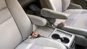 KUPIO POLOVNU ''HONDU'' PREKO OGLASA, A DOBIO UŽAS: Kad je video šta je u kabini, umalo se onesvestio od šoka!