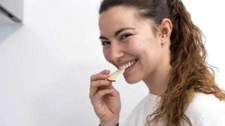 Ovaj sir izbeljuje zube! Bez skupih troškova, dobijate blistav osmeh!