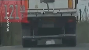 VOZIO KAMION SA PRIKOLICOM PREKO 120 KILOMETARA NA SAT Šok slučaj kod Smederevske Palanke, vozač bio pod dejstvom kokaina! (VIDEO)