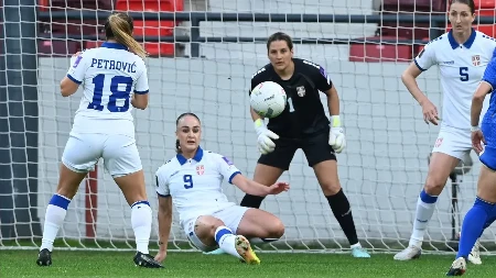 DEBAKL OSLABLJENE SRBIJE Italija slavila 6:0