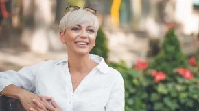 Godine beže od njih, skidaju ih kao od šale, odlični za žene 50+: Tri boje ruža koje vas momentalno podmlade, bar za 10