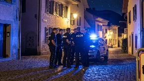 SRBIN ZAKUCAO NA VRATA, PA IZBO ČOVEKA NOŽEM Tu se nije zaustavio - žrtve prevozio helikopter!