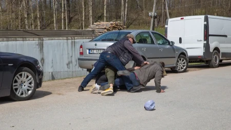 RUS IZGUBIO OKO Detalji jezivog napada u Knezu - sve počelo zbog vulgarnih nasrtaja na devojku!!