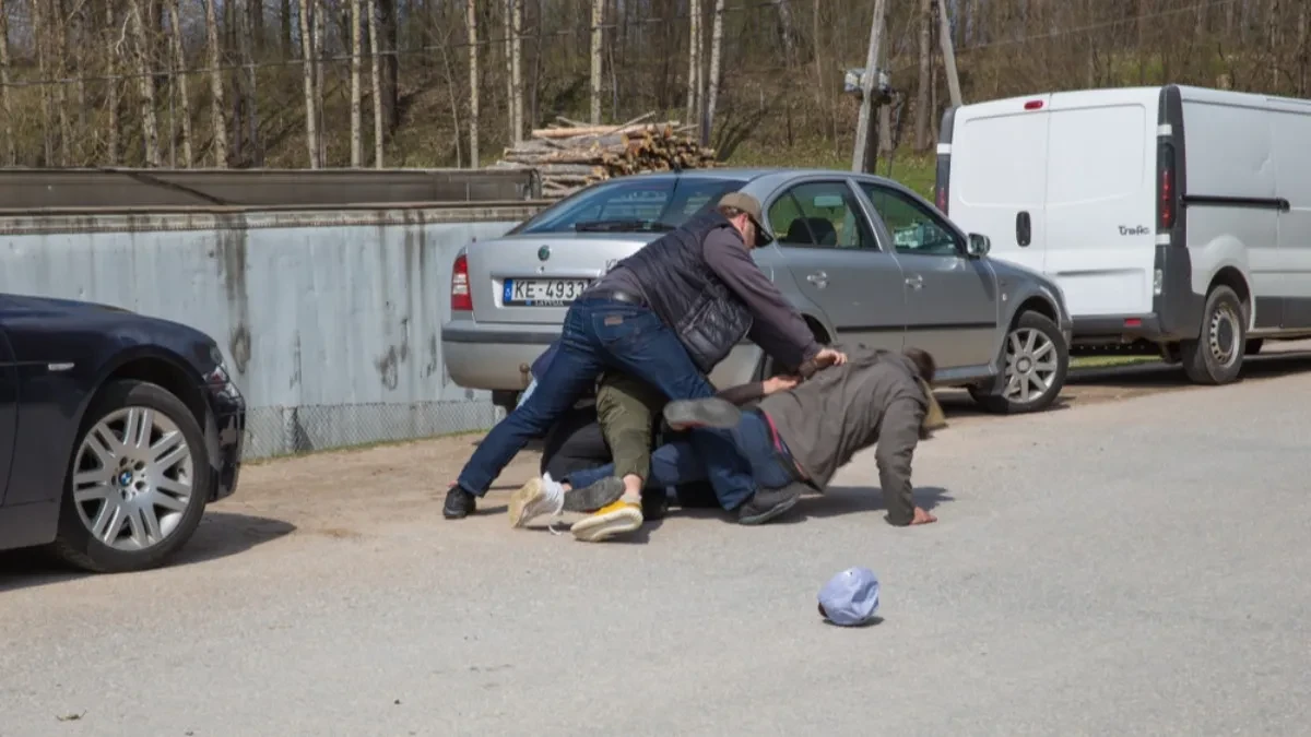 RUS IZGUBIO OKO Detalji jezivog napada u Knezu - sve počelo zbog vulgarnih nasrtaja na devojku!