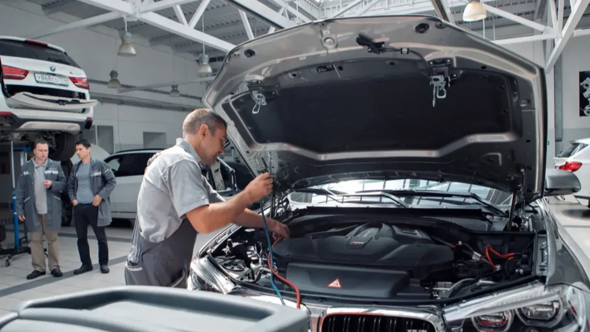 POKLON ZA ODLAZAK U PENZIJU KOJI NIJE MOGAO NI DA ZAMISLI: 45 godina radio u fabrici, pa na kraju radnog veka doživeo OVO (VIDEO)