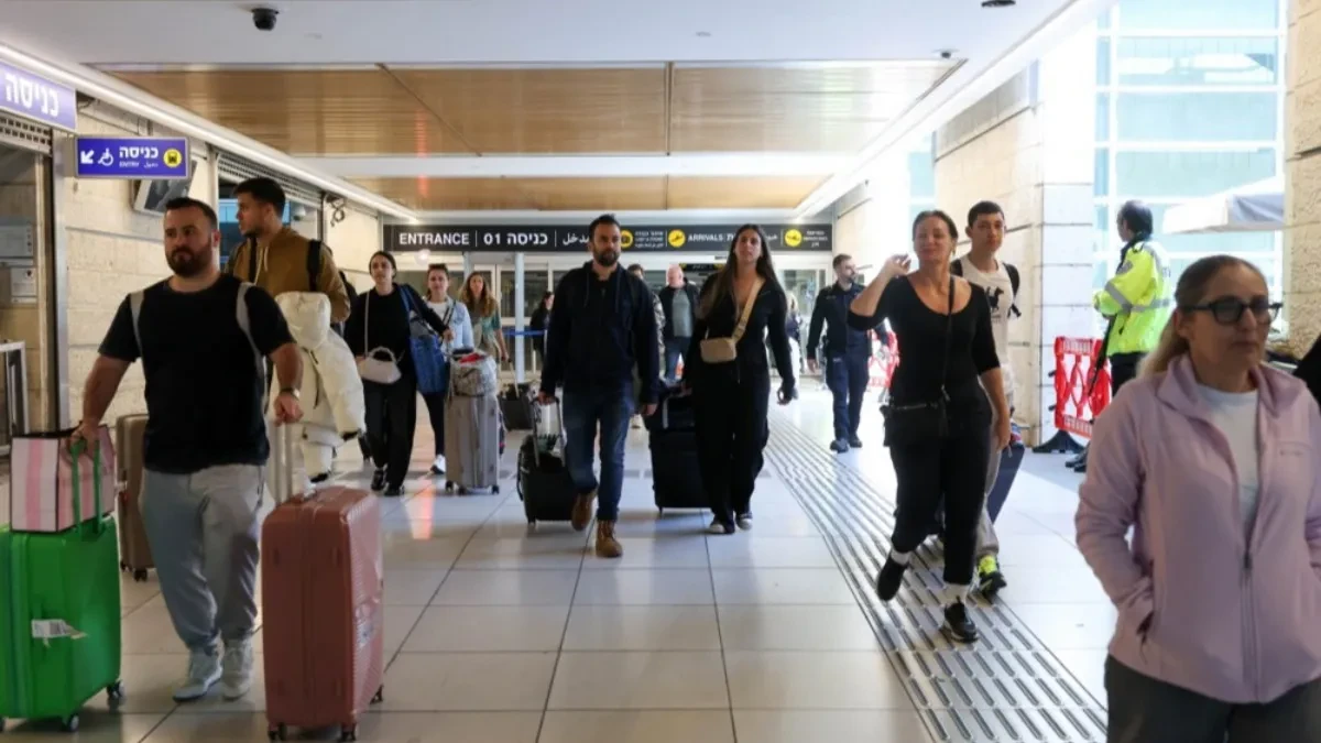 LJUDI PADAJU KAO DOMINE: U redovima se čeka satima, Beograđanka se srušila na aerodromu u Rimu
