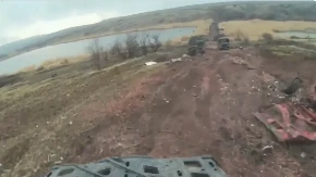 OVO JE "PUT SMRTI" KOD POKROVSKA! Tela svuda, vozila u plamenu – snimak ledi krv! (VIDEO)