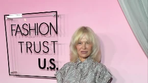 RELAKSIRANA ELEGANCIJA Ovo je stil koji pristaje svim ženama, neutralna boja je pun pogodak