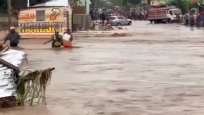 JAKE KIŠE ODNELE 16 LJUDSKIH ŽIVOTA Užas na dve egzotične destinacije
