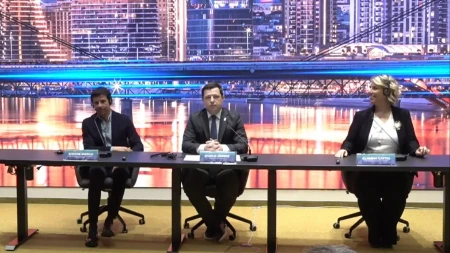 DIREKTOR JERINIĆ SA PREDSTAVNICIMA BALICH WONDER STUDIJA Konferencija za medije u EXPO 2027 Plejgraundu