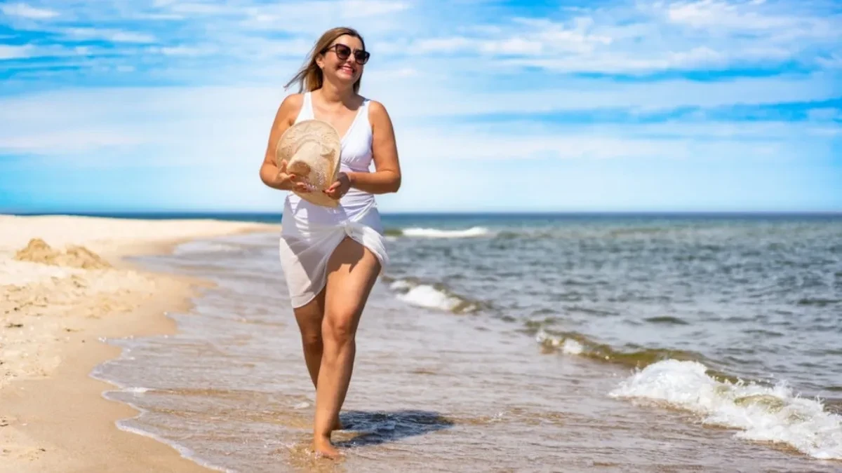 Dočekali smo i ovo, stari idu u zaborav, ove nose žene svih obima struka: Dominiraće plažama, po Kipru i Španiji ih već nose, ultramoderni kupaći osvajaju i Srpkinje