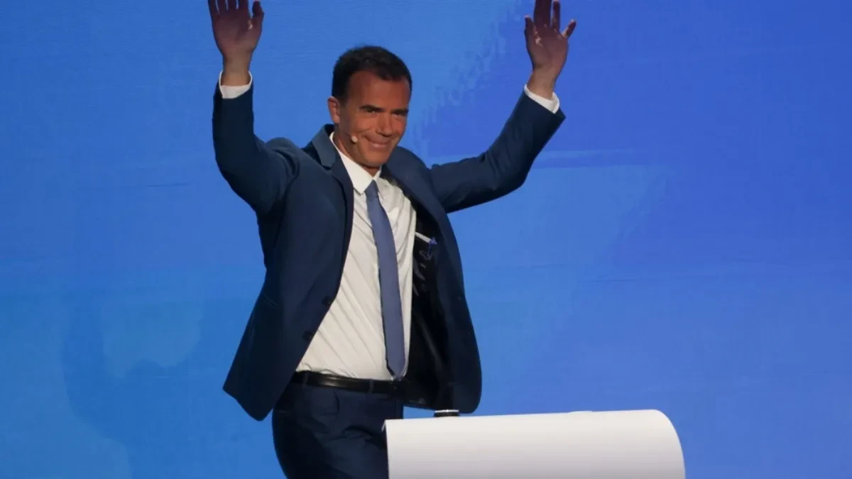 OVO JE BLOKADERSKI MILJENIK SANDRO GOCI Uvek i isključivo ih podržavaju lobisti za nezavisno Kosovo!