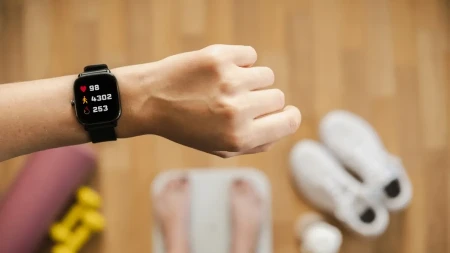 VIC DANA Kupio Mujo onaj pametni sat što broji korake i kalorije...