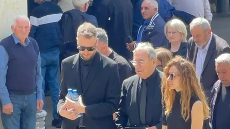 SKANDAL NA SAHRANI! Pevačice došle da sahrane kolegini suprugu, a onda je usledilo - OVO!