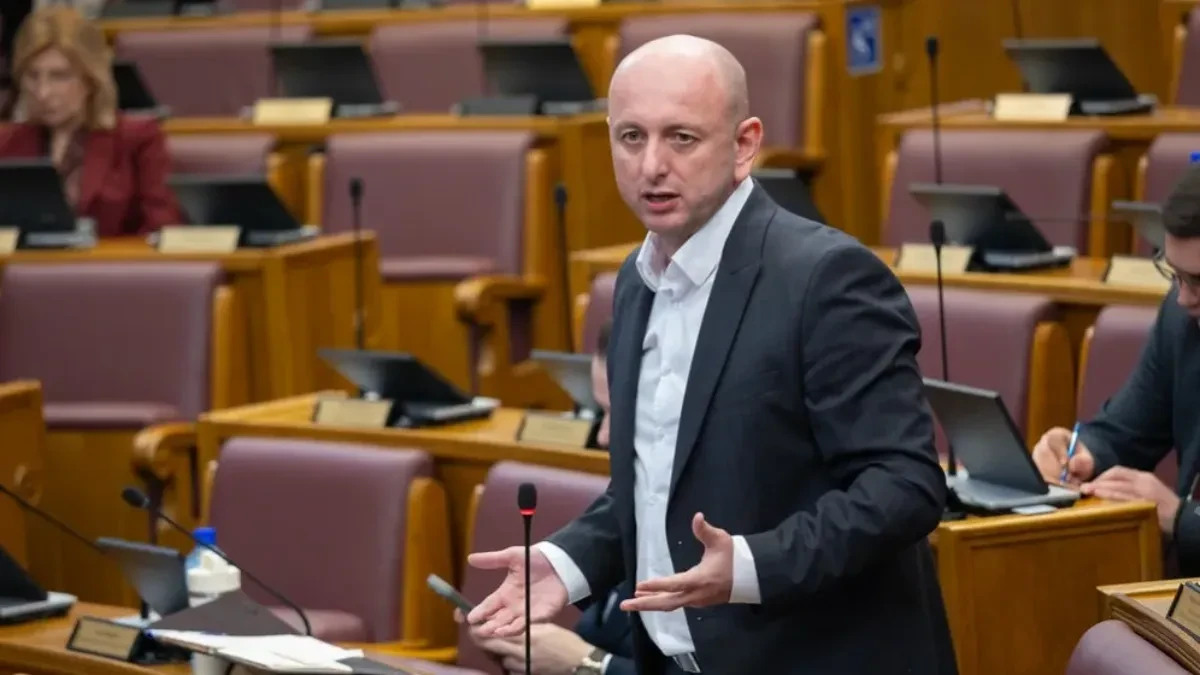 TRAŽIĆEMO POVLAČENJE PRIZNANJA KOSOVA: Knežević optužio Spajićevu vladu za neprijateljski odnos prema Srbiji i srpskom narodu