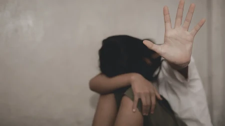 DVE DEVOJČICE TERALE JEDNU DA SE SNIMA GOLA Nakon toga usledio još veći pakao!