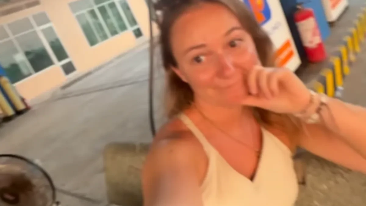 NA 2 MINUTA JE IZAŠLA IZ AUTOBUSA, I OSTALA NA 9.600 KILOMETARA OD KUĆE Horor šta je doživela ova turistkinja