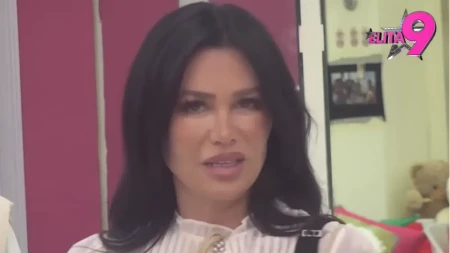 EVO KAKO IZGLEDA STANIJA BEZ SVIH ESTETSKIH INTERVENCIJA Pravo lice starlete je tu