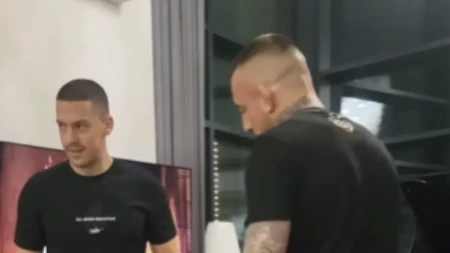 BAKA PRASE SE PREVIJA U BOLOVIMA Dušan Džakić ga jednim potezom bacio na pod (VIDEO)