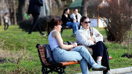 SUNCE, TEMPERATURA DO 23 STEPENA Još ovaj vikend lepo vreme, a već od ponedeljka sve se menja